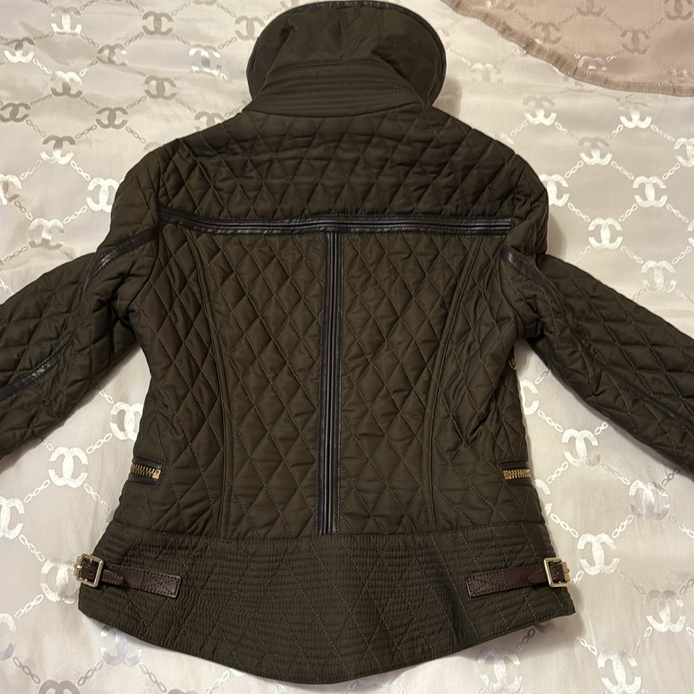 Burberry Brit Quilted Jacket with Shearling Collar (Olive Green, Size XS) - Picture 8 of 8